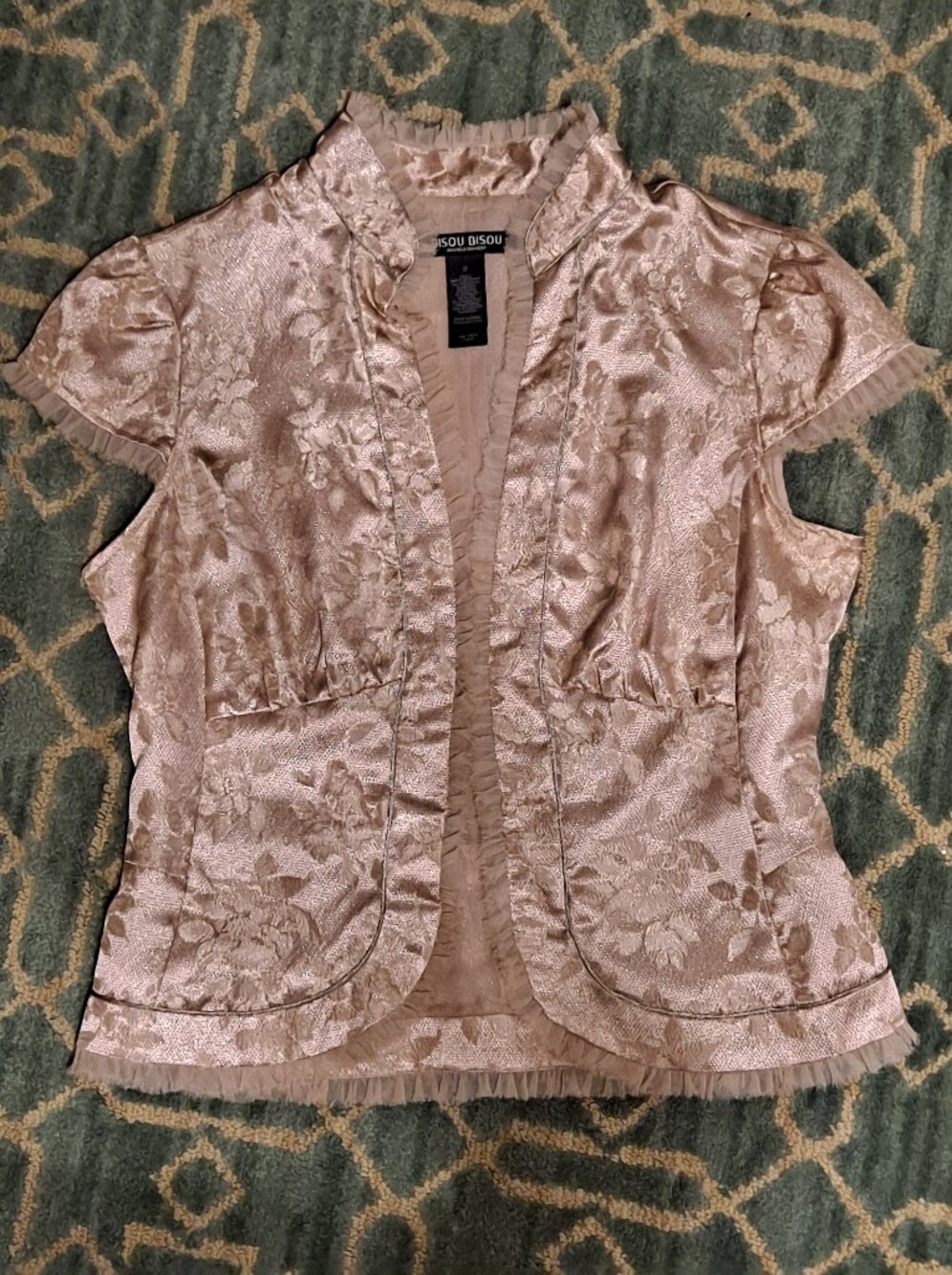 Bisou Bisou Feminine Short Sleeve Lace-Pattern Satin Bolero Jacket in Blush - Picture 10 of 15